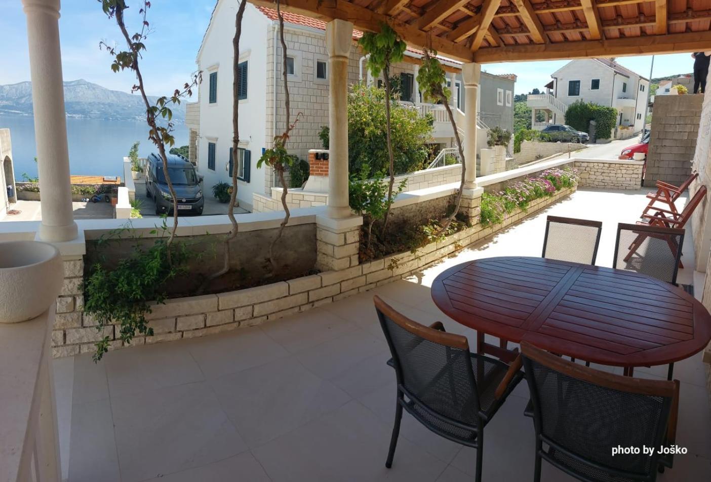 Nela Appartement Postira